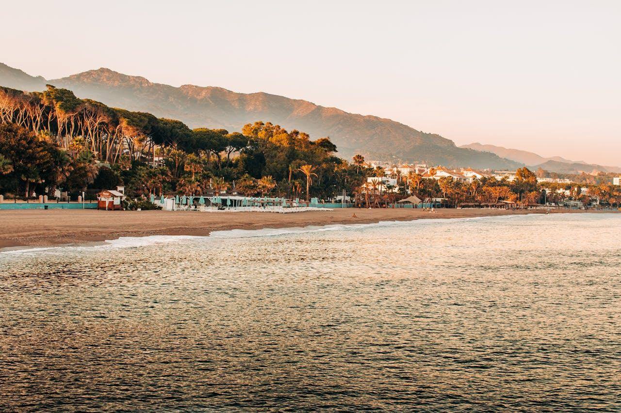Why Benahavís winter is shorter than the rest of the coast and how to plan around it